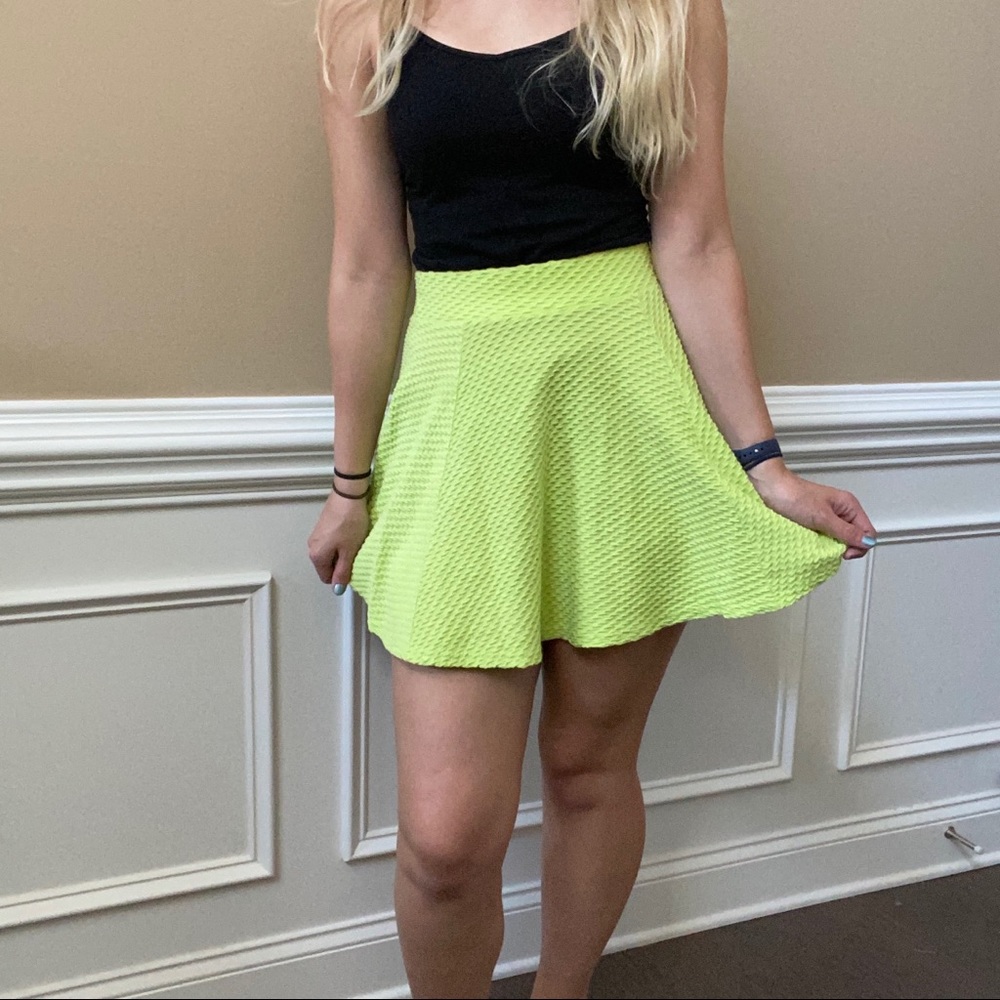H&M Divided Skirt - Picture 2 of 6